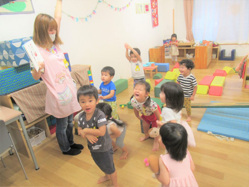 2歳児どんぐり組 お友達と遊ぶのだーいすき とみせ幼稚園